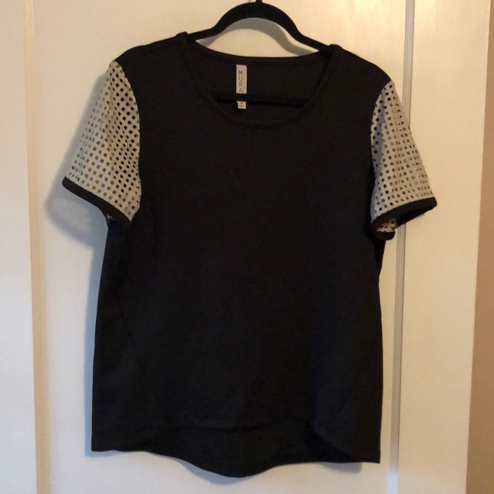 Mural Tee w/ faux leather cut out sleeves - size M